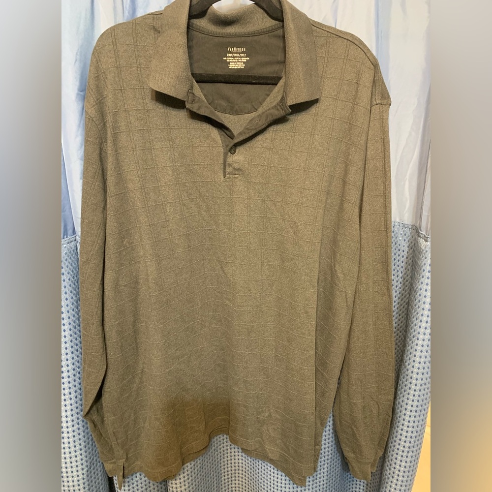 Men’s collared shirt